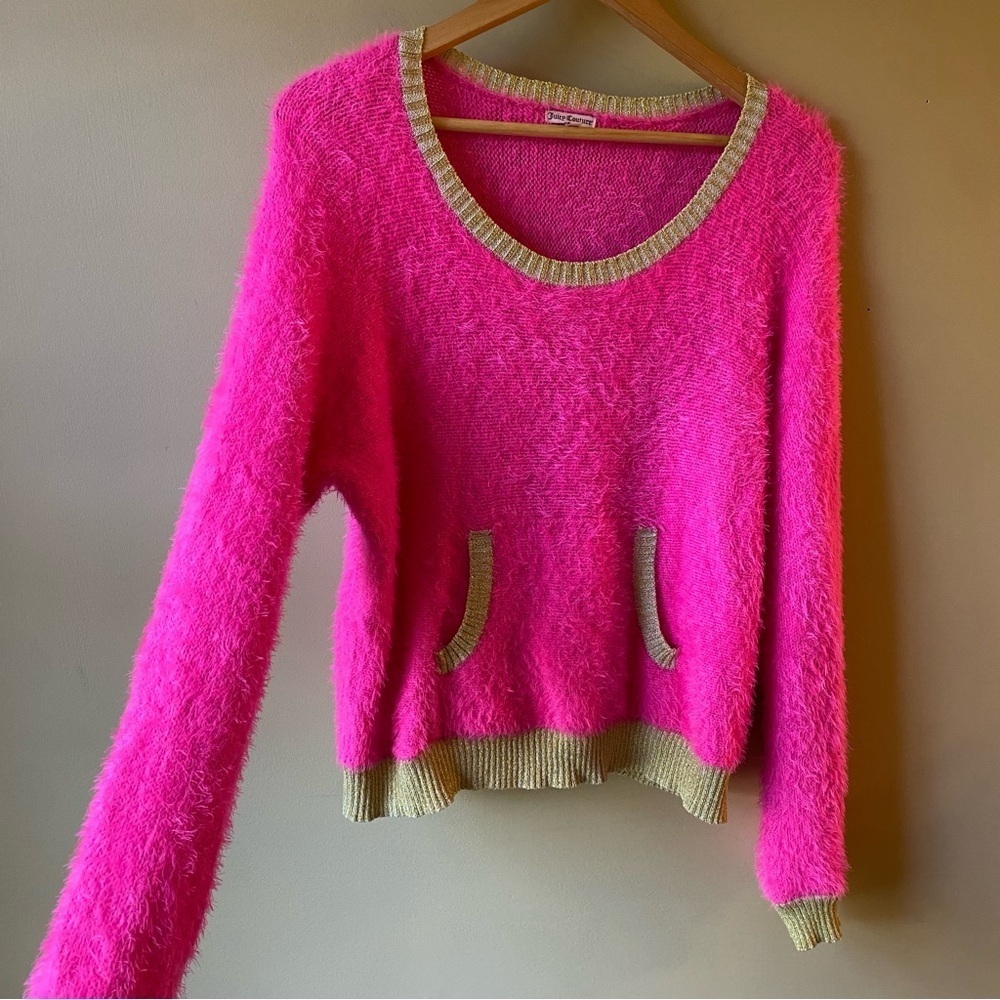 Y2K Women's Juicy Couture Pink & Gold Fuzzy Knit Sweater Size Medium Pocket - Picture 2 of 10